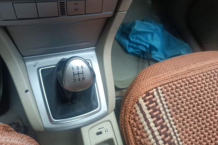 Used Ford Focus 2012 Sedan Classic 1.8L Manual Base Model Gear Lever