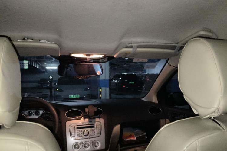 Used Ford Focus 2012 Sedan Classic 1.8L Automatic Base Model Headliner