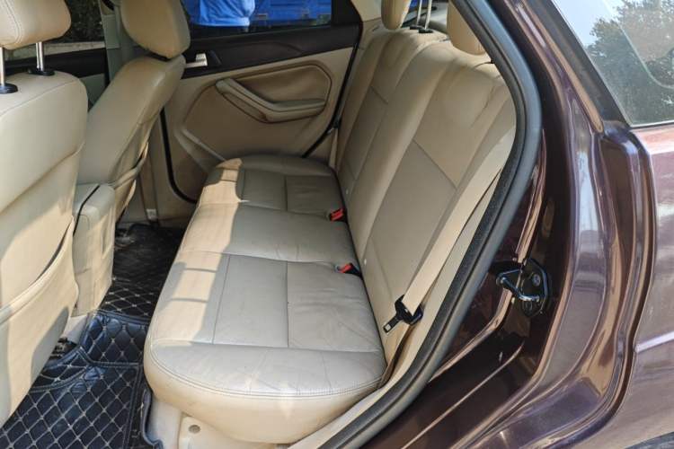 Used Ford Focus 2012 Sedan Classic 1.8L Automatic Fashion Edition Left Rear Seat