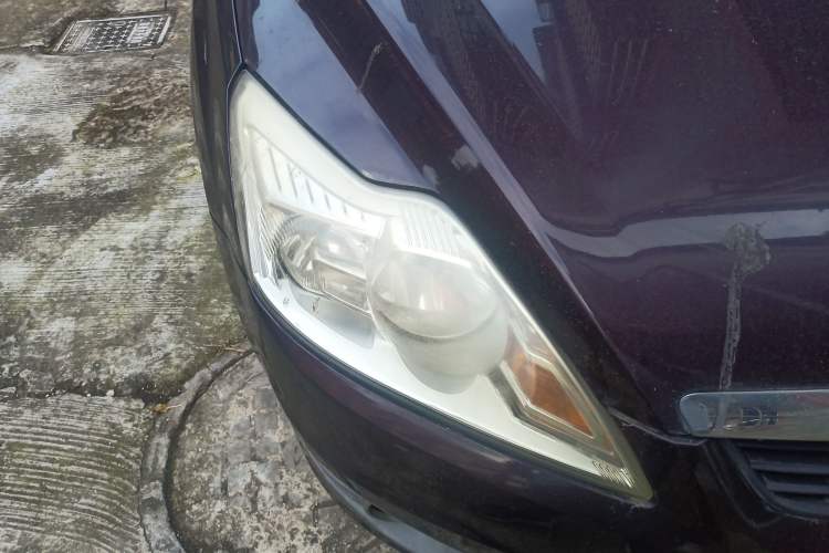 Used Ford Focus 2012 Sedan Classic 1.8L Manual Base Model Right Front Headlight