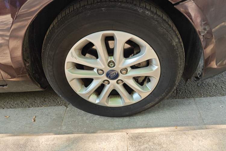 Used Ford Focus 2012 Sedan Classic 1.8L Automatic Fashion Edition Right Front Wheel Hub