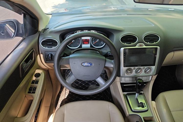 Used Ford Focus 2012 Sedan Classic 1.8L Automatic Fashion Edition Steering Wheel