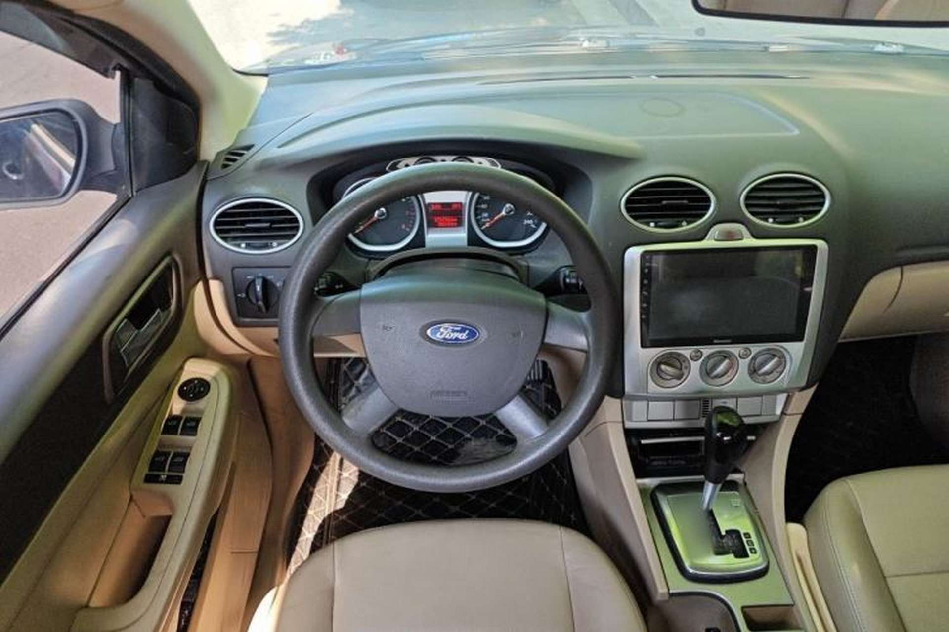 Used Ford Focus 2012 Sedan Classic 1.8L Automatic Fashion Edition Steering Wheel
