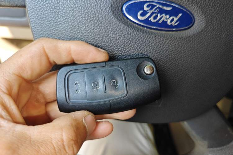 Used Ford Focus 2012 Sedan Classic 1.8L Automatic Fashion Edition Vehicle Key