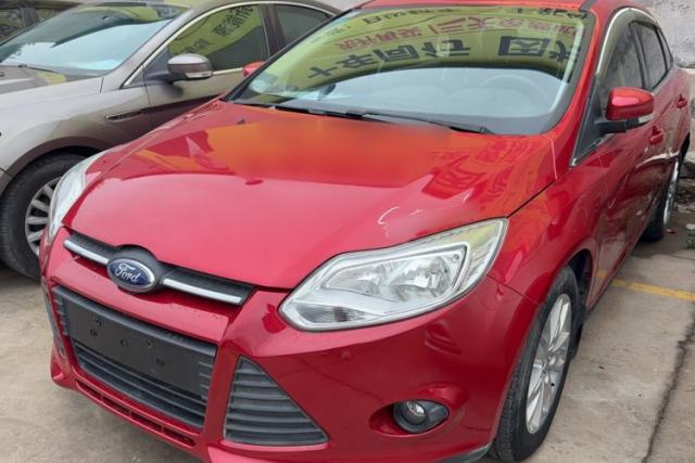 Ford Focus 2012 Sedan 1.6L Automatic Comfort Model d’occasion