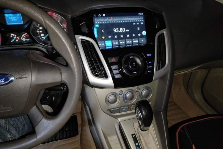 Used Ford Focus 2012 Sedan 1.6L Automatic Comfort Model Audio And AC Panel