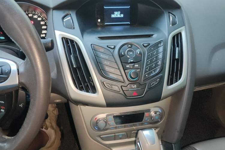 Used Ford Focus 2012 Sedan 1.6L Automatic Fashion Edition Audio And AC Panel