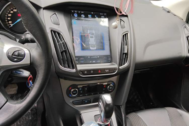 Used Ford Focus 2012 Sedan 1.6L Automatic Fashion Edition Audio And AC Panel