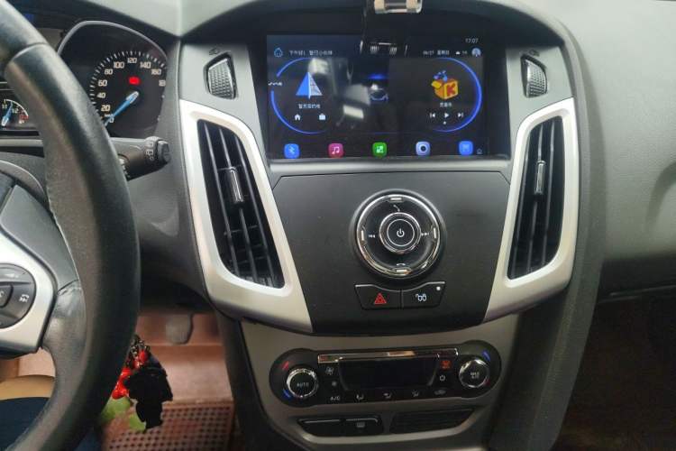 Used Ford Focus 2012 Hatchback 1.6L Manual Fashion Edition Audio And AC Panel