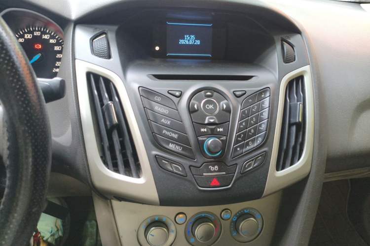 Used Ford Focus 2012 Sedan 1.6L Automatic Comfort Model Audio And AC Panel