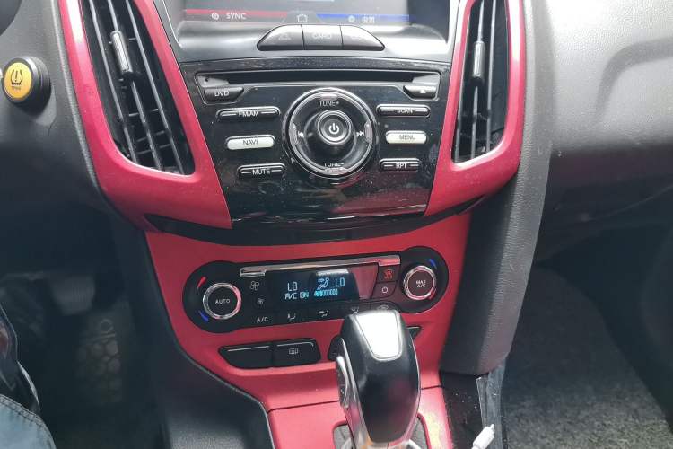 Used Ford Focus 2012 Hatchback 2.0L Automatic Luxury Sport Model Audio And AC Panel