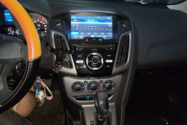 Used Ford Focus 2012 Hatchback 1.6L Automatic Comfort Model Audio And AC Panel