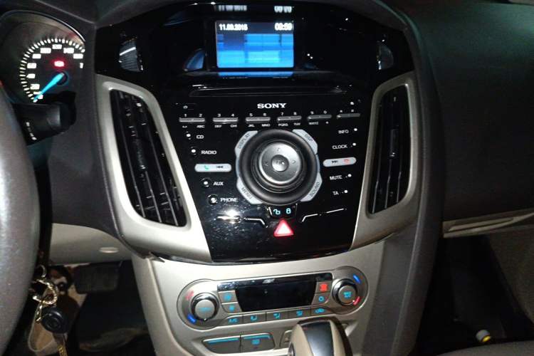 Used Ford Focus 2012 Sedan 1.6L Automatic Prestige Model Audio And AC Panel