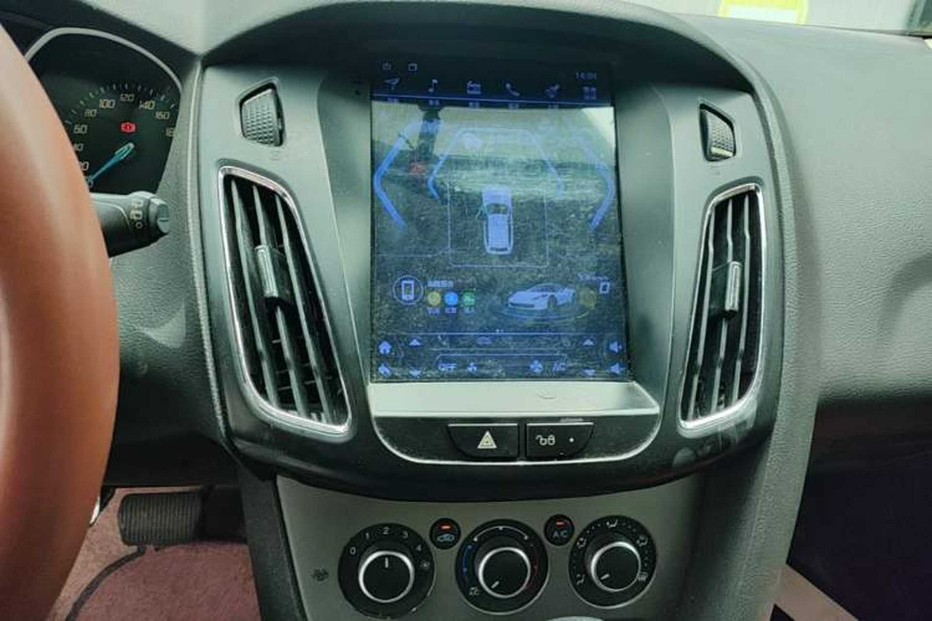 Used Ford Focus 2012 Hatchback 1.6L Automatic Comfort Model Audio And AC Panel