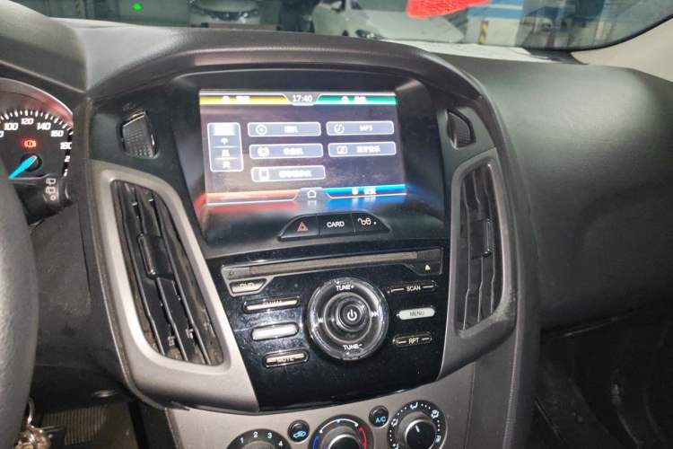 Used Ford Focus 2012 Hatchback 1.6L Automatic Comfort Model Audio And AC Panel