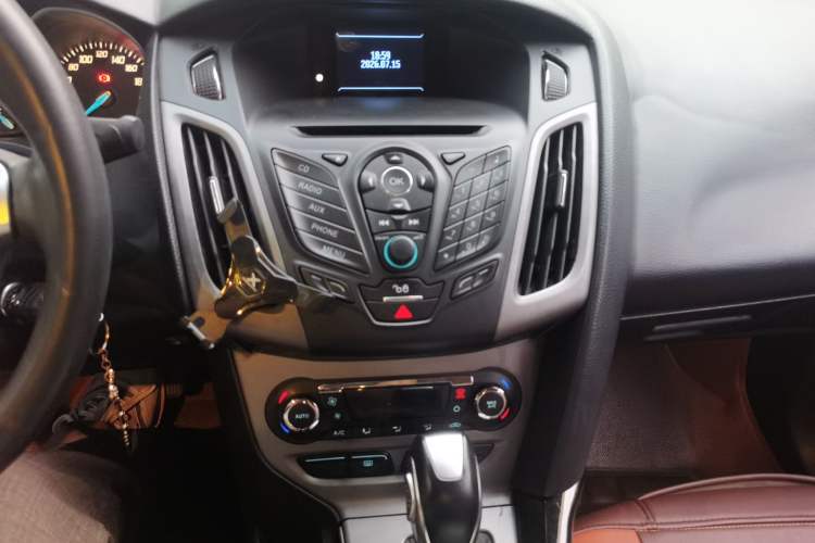 Used Ford Focus 2012 Sedan 1.6L Automatic Fashion Edition Audio And AC Panel