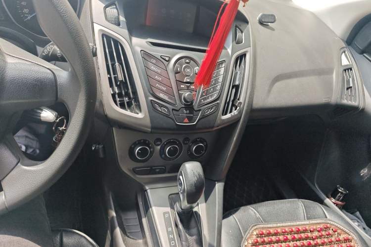 Used Ford Focus 2012 Hatchback 1.6L Automatic Comfort Model Audio And AC Panel
