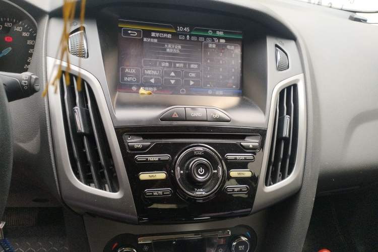 Used Ford Focus 2012 Hatchback 1.6L Automatic Fashion Edition Audio And AC Panel