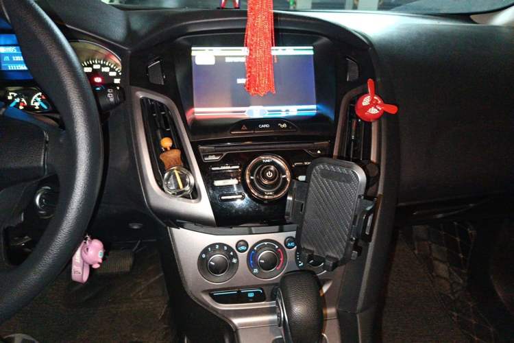 Used Ford Focus 2012 Hatchback 1.6L Automatic Comfort Model Audio And AC Panel