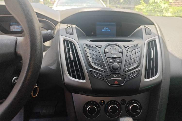 Used Ford Focus 2012 Hatchback 1.6L Automatic Comfort Model Audio And AC Panel