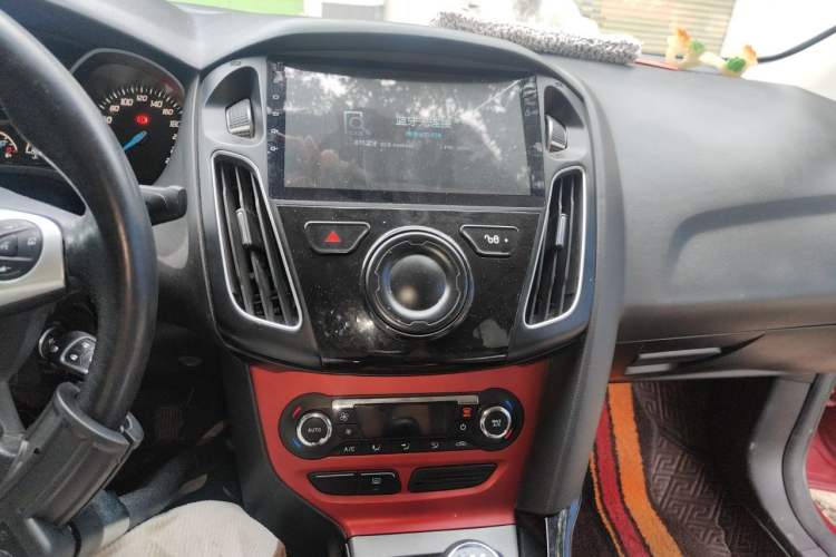 Used Ford Focus 2012 Sedan 1.6L Manual Fashion Edition Audio And AC Panel