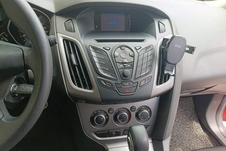 Used Ford Focus 2012 Hatchback 1.6L Automatic Comfort Model Audio And AC Panel