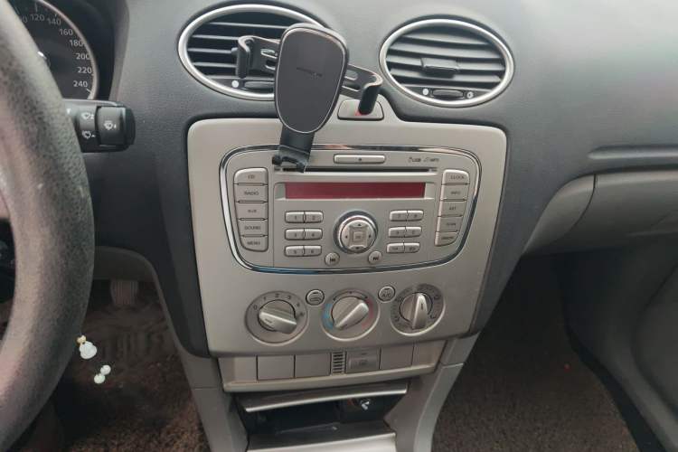 Used Ford Focus 2012 Hatchback Classic 1.8L Manual Base Model Audio And AC Panel