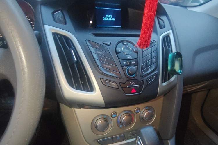 Used Ford Focus 2012 Sedan 1.6L Automatic Comfort Model Audio And AC Panel