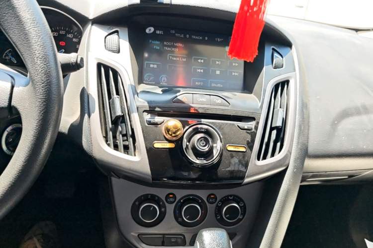 Used Ford Focus 2012 Hatchback 1.6L Automatic Comfort Model Audio And AC Panel