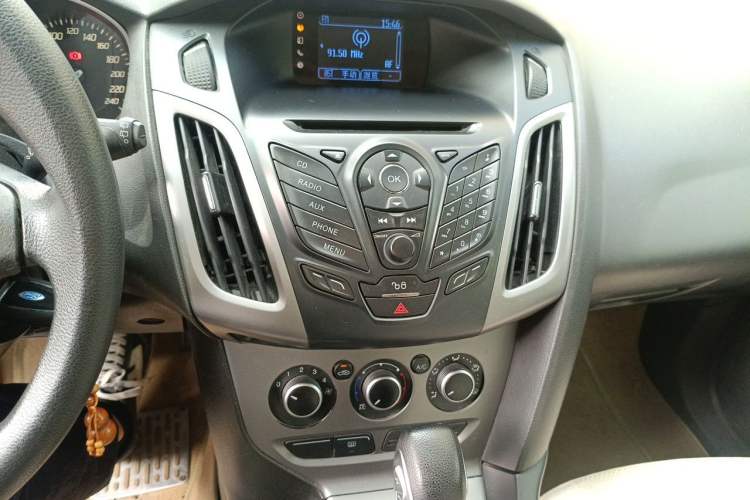 Used Ford Focus 2012 Hatchback 1.6L Automatic Comfort Model Audio And AC Panel
