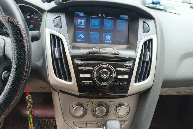 Used Ford Focus 2012 Sedan 1.6L Automatic Comfort Model Audio And AC Panel