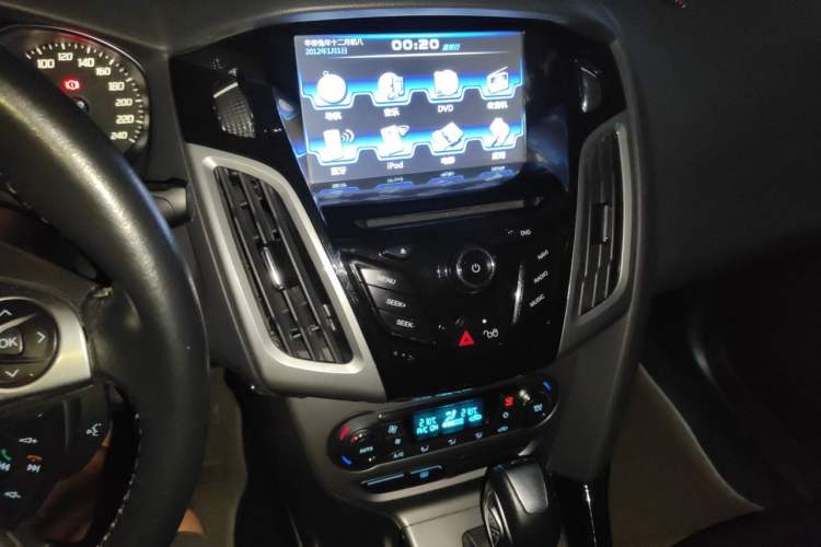 Used Ford Focus 2012 Sedan 1.6L Automatic Fashion Edition Audio And AC Panel