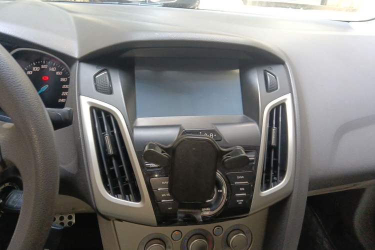 Used Ford Focus 2012 Sedan 1.6L Automatic Comfort Model Audio And AC Panel