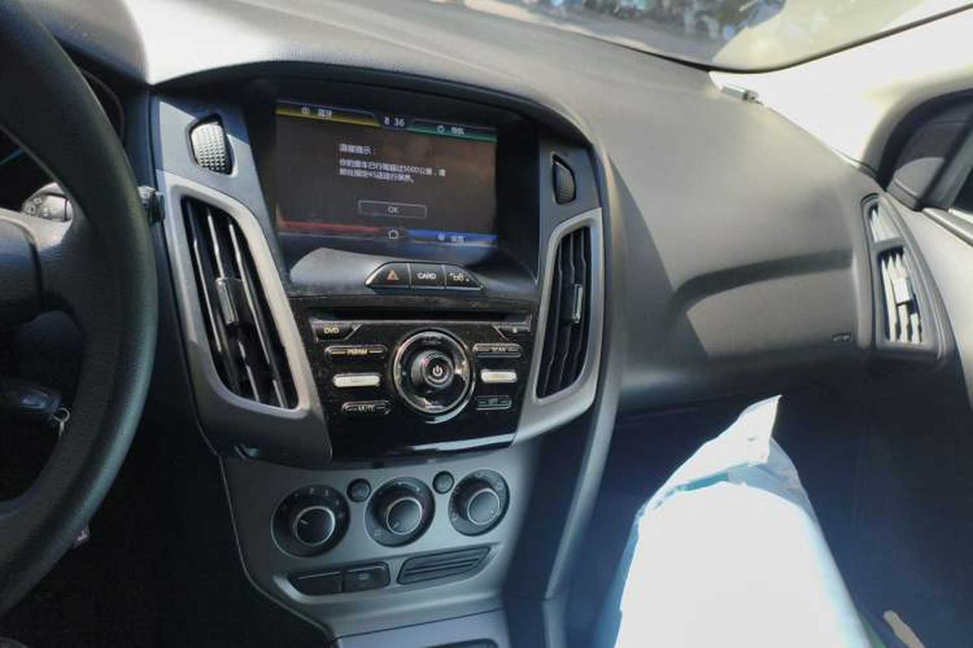 Used Ford Focus 2012 Hatchback 1.6L Manual Comfort Model Audio And AC Panel
