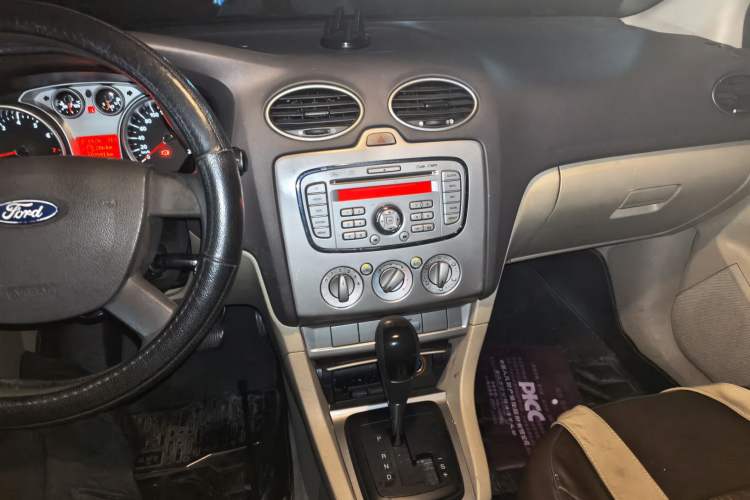 Used Ford Focus 2012 Sedan Classic 1.8L Automatic Base Model Audio And AC Panel