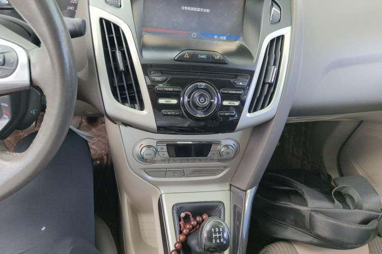 Used Ford Focus 2012 Sedan 1.6L Manual Fashion Edition Audio And AC Panel