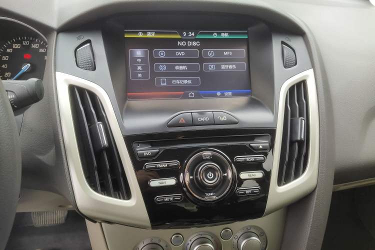 Used Ford Focus 2012 Sedan 1.6L Automatic Comfort Model Audio And AC Panel