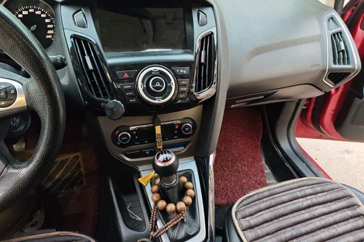 Used Ford Focus 2012 Hatchback 1.6L Manual Fashion Edition Audio And AC Panel