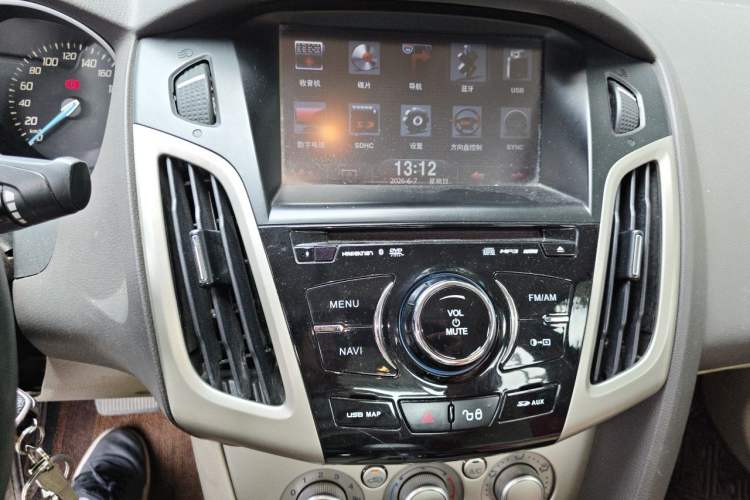 Used Ford Focus 2012 Sedan 1.6L Automatic Comfort Model Audio And AC Panel