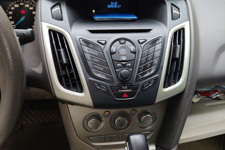 Used Ford Focus 2012 Sedan 1.6L Automatic Comfort Model Audio And AC Panel