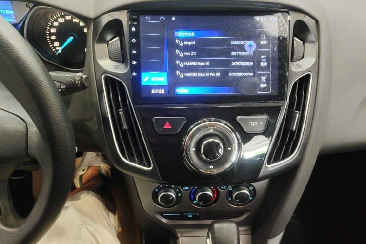 Used Ford Focus 2012 Hatchback 1.6L Automatic Comfort Model Audio And AC Panel