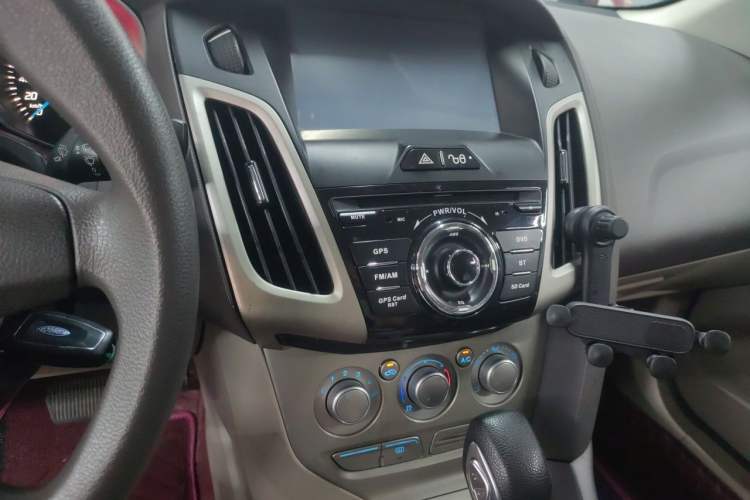 Used Ford Focus 2012 Sedan 1.6L Automatic Comfort Model Audio And AC Panel