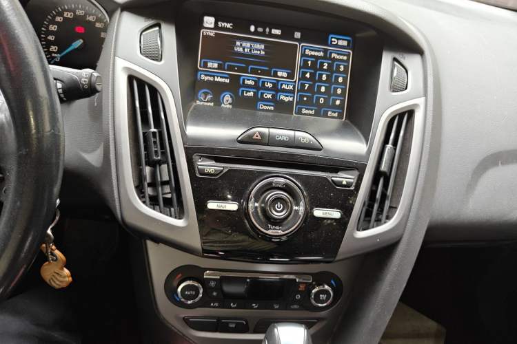 Used Ford Focus 2012 Hatchback 1.6L Automatic Fashion Edition Audio And AC Panel