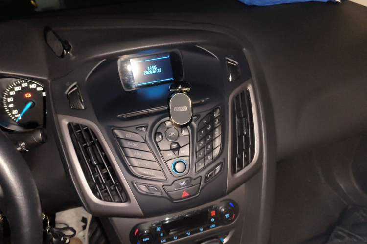Used Ford Focus 2012 Sedan 1.6L Automatic Fashion Edition Audio And AC Panel