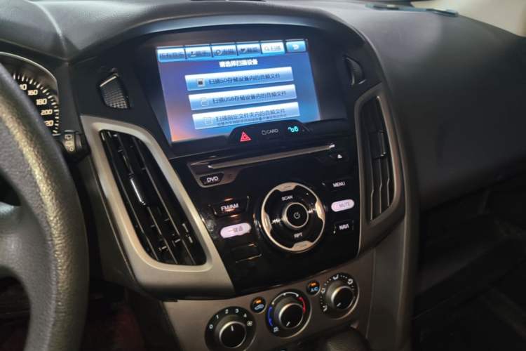 Used Ford Focus 2012 Hatchback 1.6L Automatic Comfort Model Audio And AC Panel