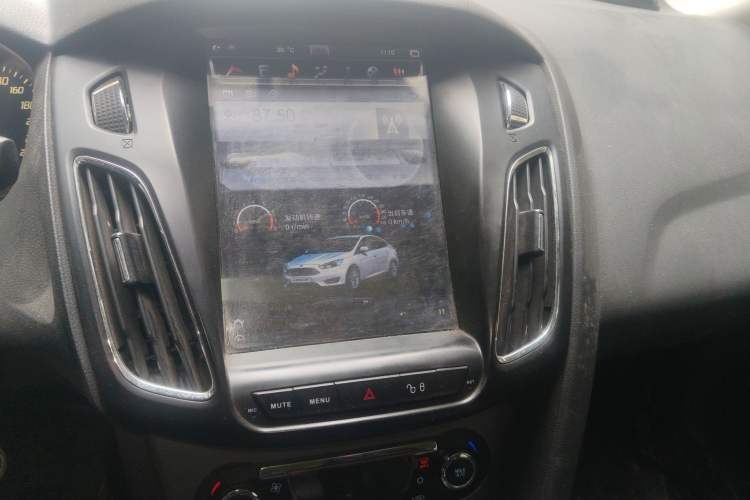 Used Ford Focus 2012 Sedan 1.6L Manual Fashion Edition Audio And AC Panel