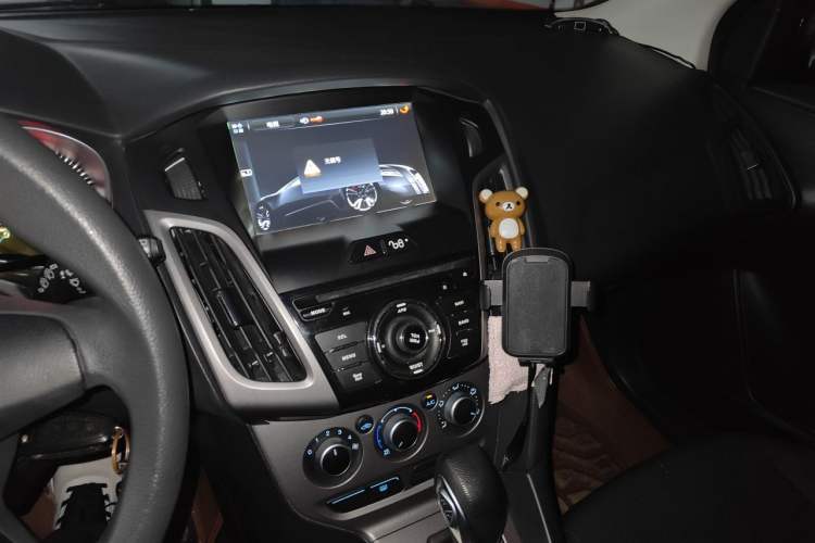 Used Ford Focus 2012 Hatchback 1.6L Automatic Comfort Model Audio And AC Panel