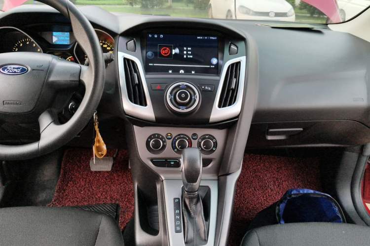 Used Ford Focus 2012 Hatchback 1.6L Automatic Comfort Model Audio And AC Panel