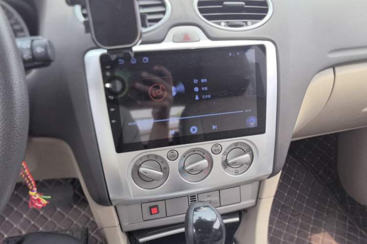 Used Ford Focus 2012 Hatchback Classic 1.8L Automatic Fashion Edition Audio And AC Panel