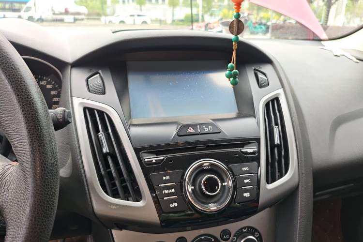 Used Ford Focus 2012 Hatchback 1.6L Automatic Comfort Model Audio And AC Panel